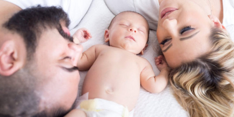 Baby bij je in Bed laten slapen, een goed idee? | BabyPeuterKleuter Plaza